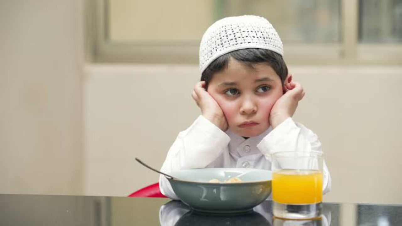 Bunda Wajib Baca, Psikolog Ungkap 4 Tips Ajari Anak Berpuasa Sejak Dini  