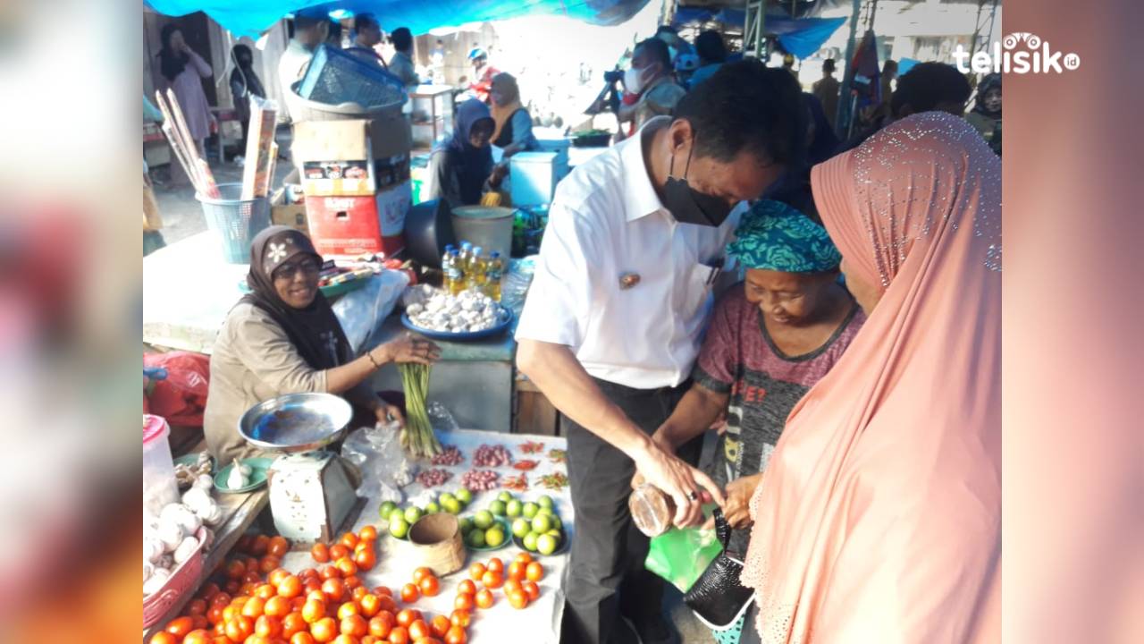 Bupati Wakatobi Gerebek Pasar, Ini yang Ditemukan