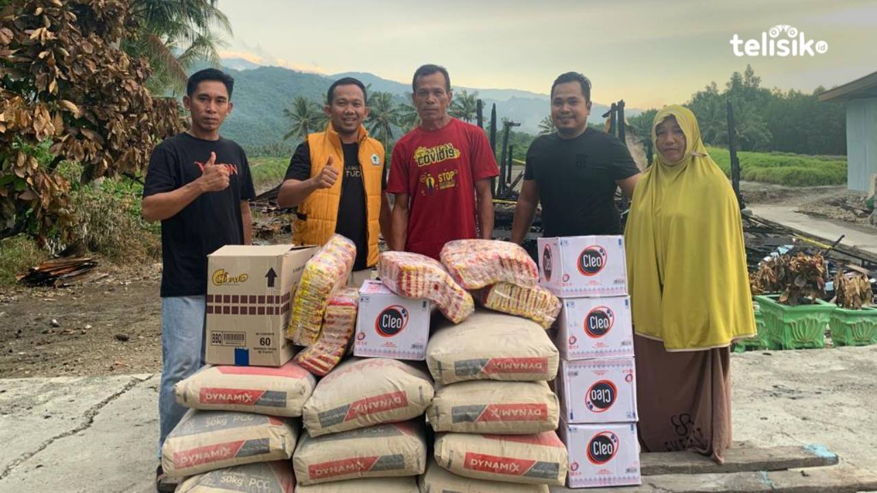 DPD II Golkar Kolut Beri Semen Hingga Sembako ke Korban Kebakaran