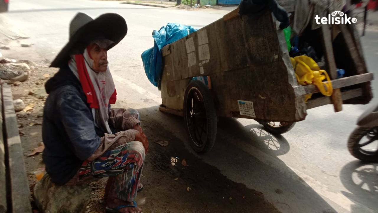 Hidup Menumpang di Lahan Orang, Pemulung Lansia Ini Pernah Dituduh Pencuri