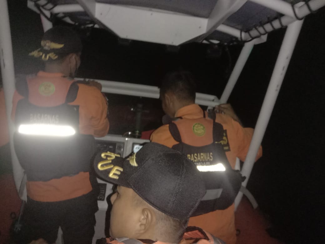 Kapal Bermuatan Ikan Mati Mesin di Perairan Wakatobi, Basarnas Lakukan Evakuasi