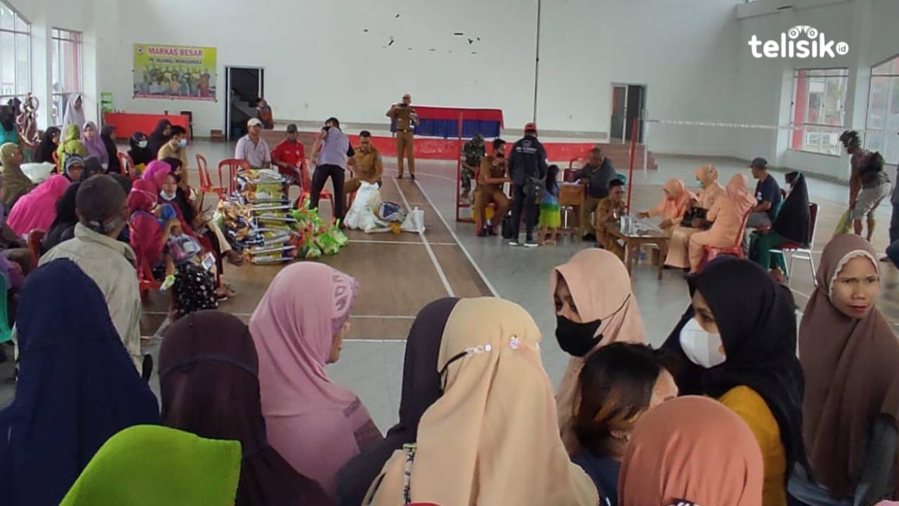 Pasar Murah Disperindag Buteng Padat Pembeli, Emak-Emak Protes Tak ada Minyak Goreng