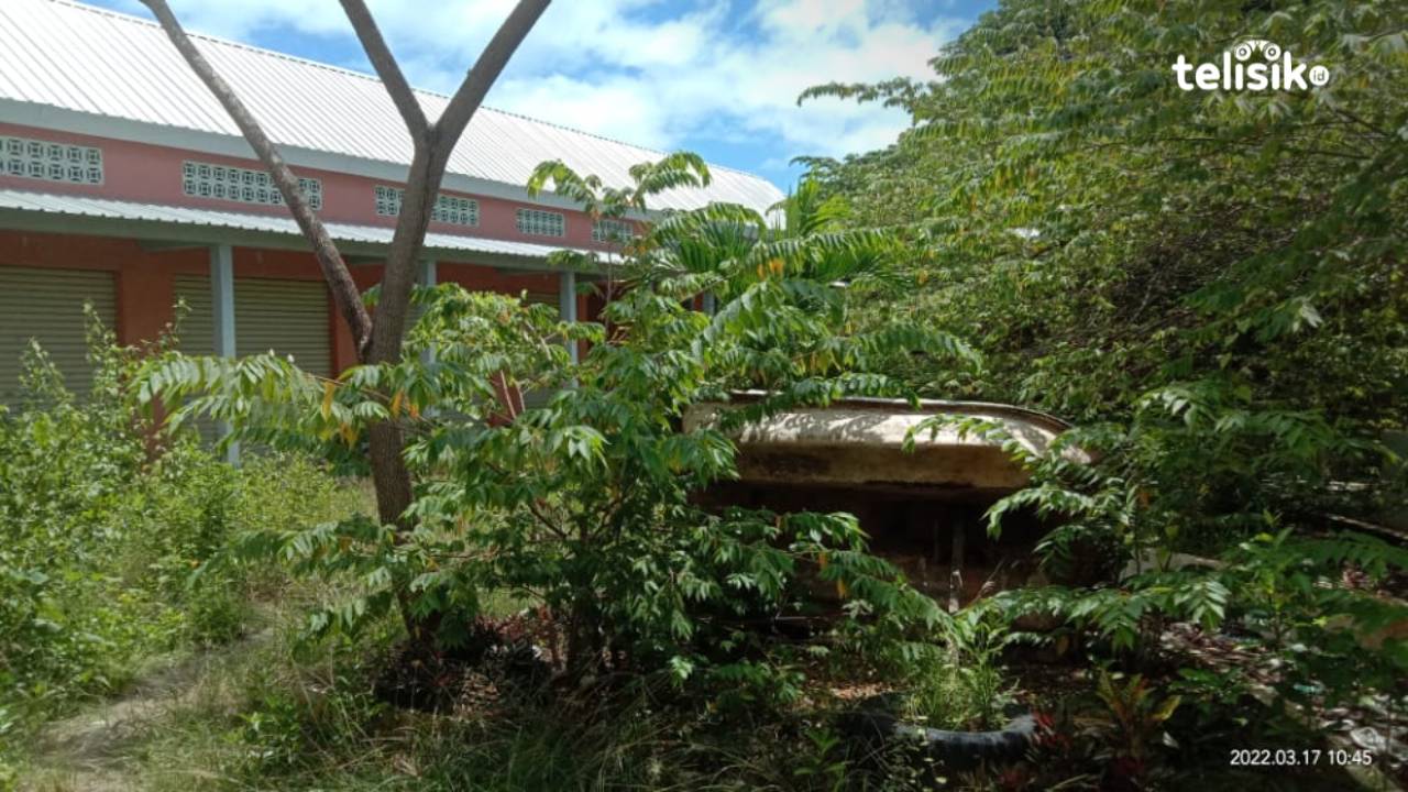 Pasar Sentral di Bombana Kumuh, Puluhan Los Tidak Terpakai