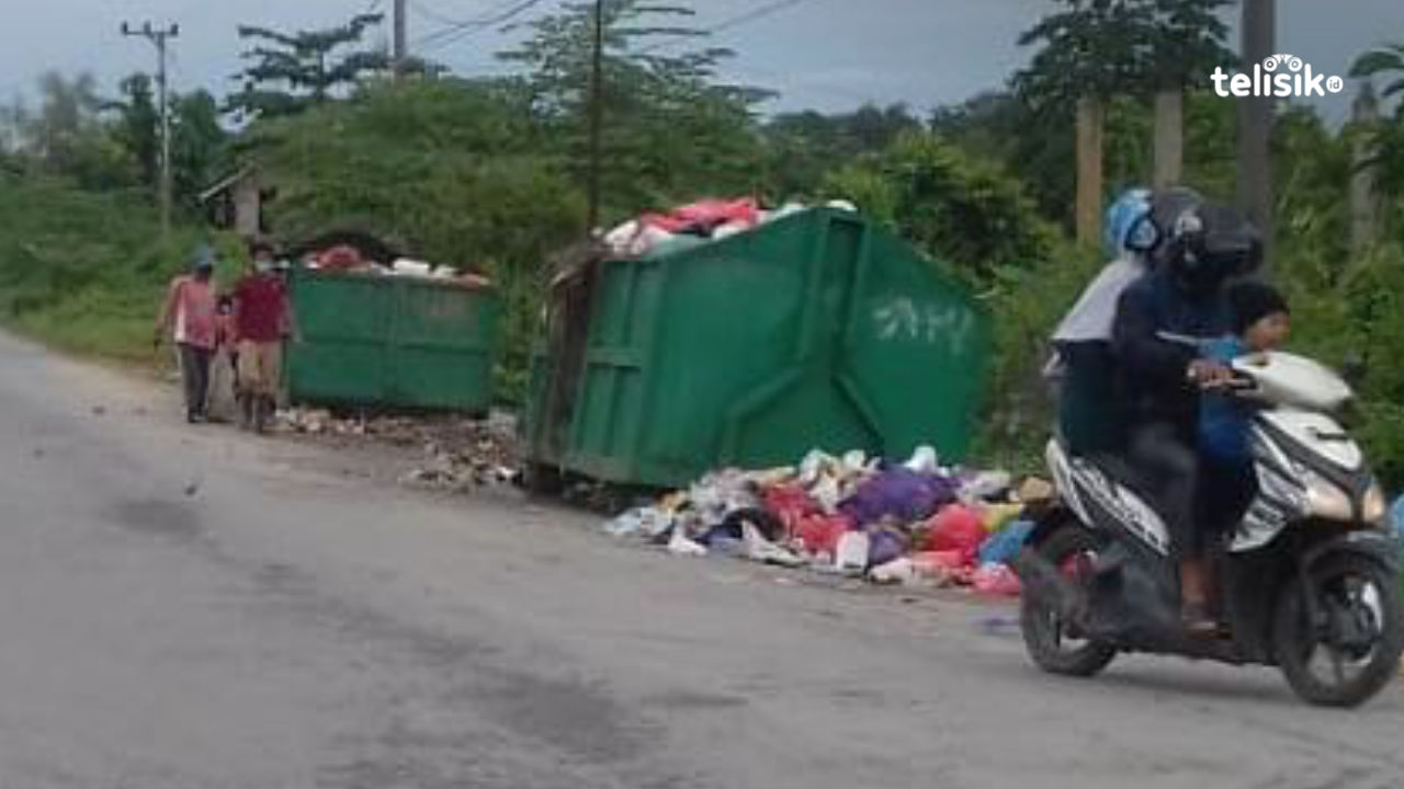 Petugas Kebersihan Keluhkan Masyarakat Masih Buang Sampah Sembarangan