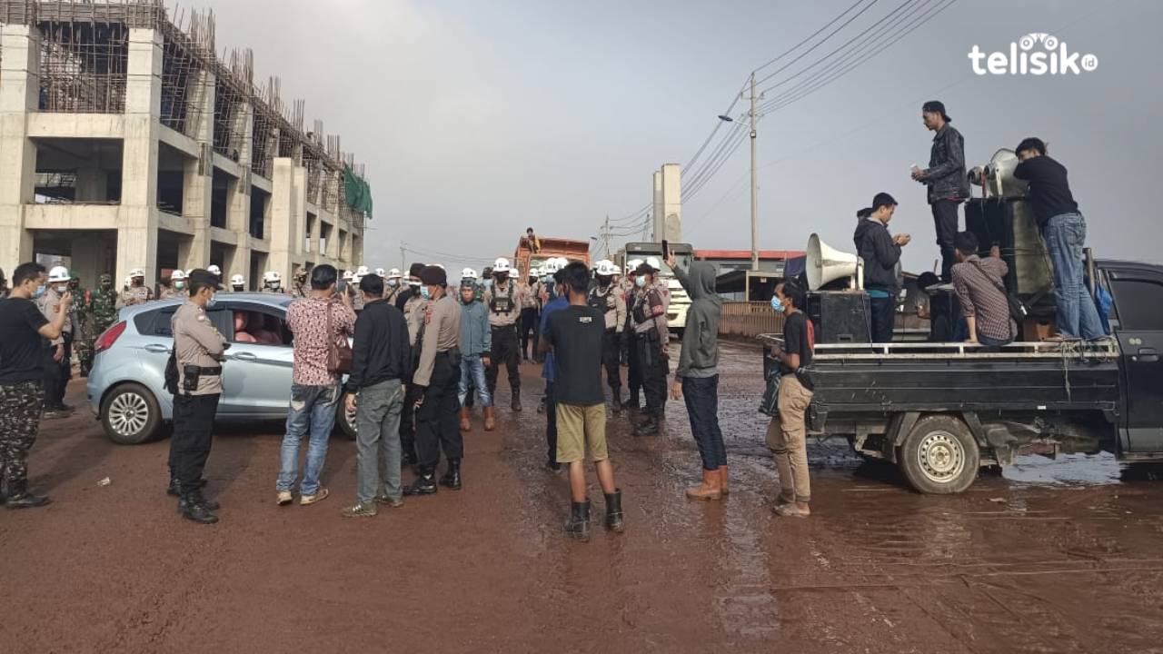 PT OSS Diduga Buang Limbah Perusahaan ke Lahan Warga