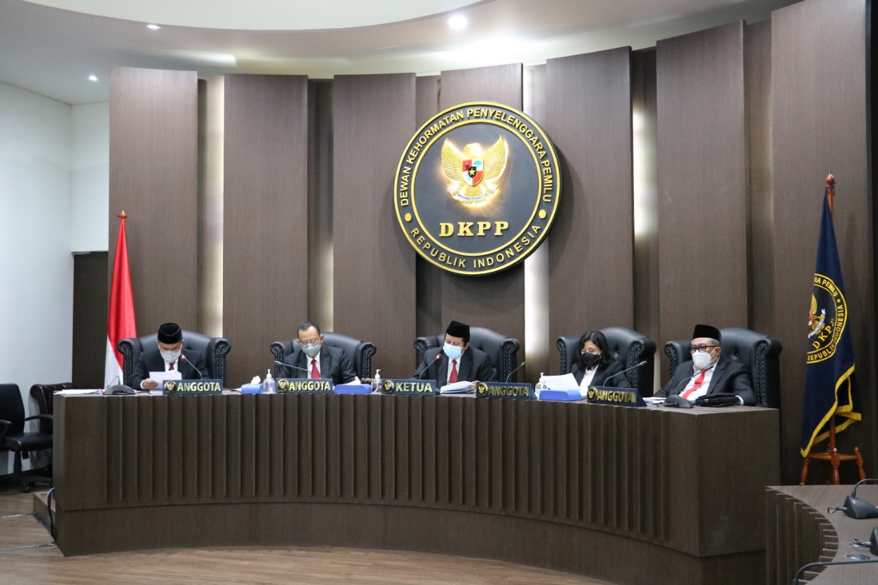 Putusan DKPP Tidak Dapat Ditafsir Berbeda Oleh Presiden, KPU dan Bawaslu, Ini Alasannya