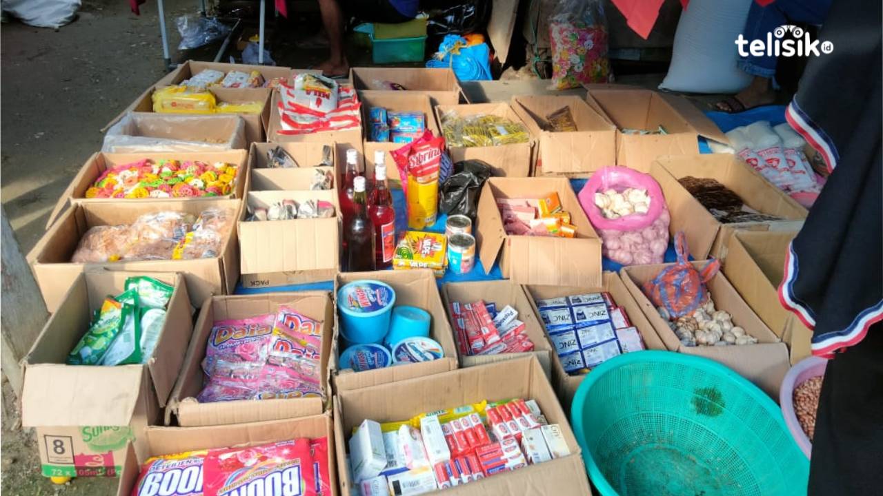 Salah Satu Pedagang di Pasar Koltim Jual Minyak Goreng 70 Ribu per Liter