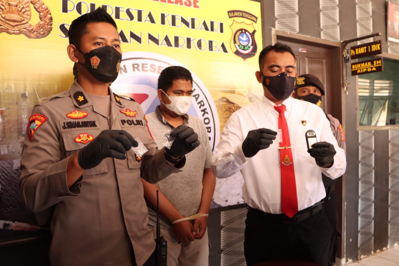 Seorang Mahasiswa di Kendari Ditangkap Akibat Miliki Sabu