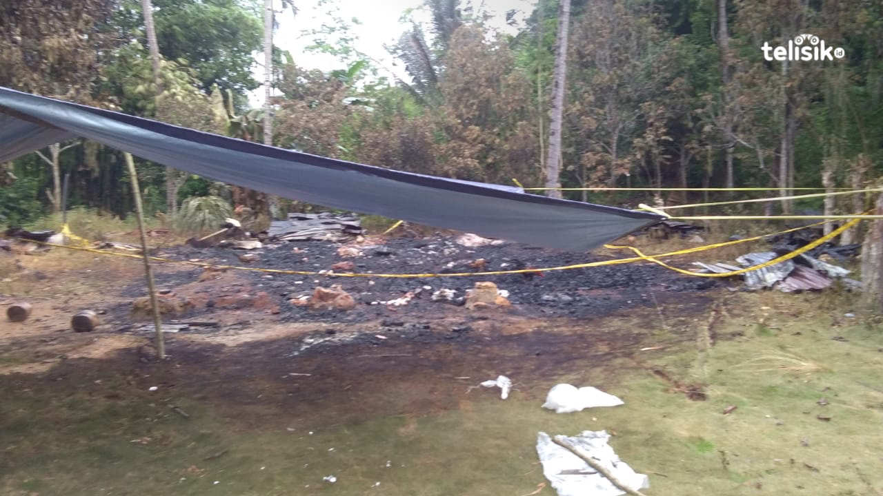 Si Jago Merah Melalap Habis Sebuah Rumah Warga di Mubar