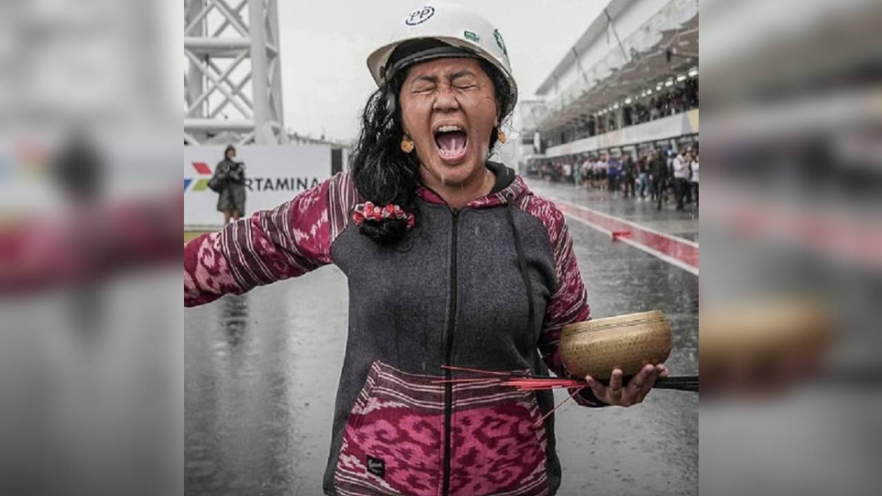 Ternyata Segini Gaji Pawang Hujan di Sirkuit Mandalika, Bikin Geleng Kepala