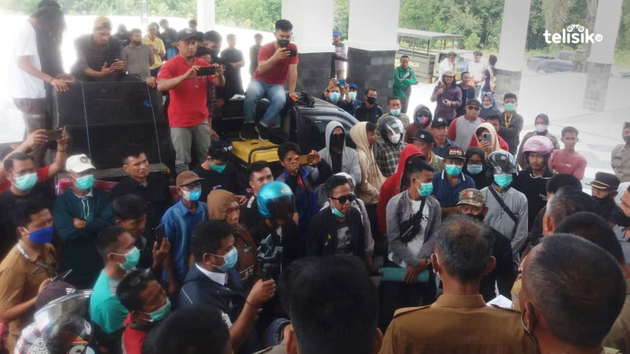 Traktor Tak Kunjung Disalurkan, Masyarakat Tani Motaha Gelar Unjuk Rasa