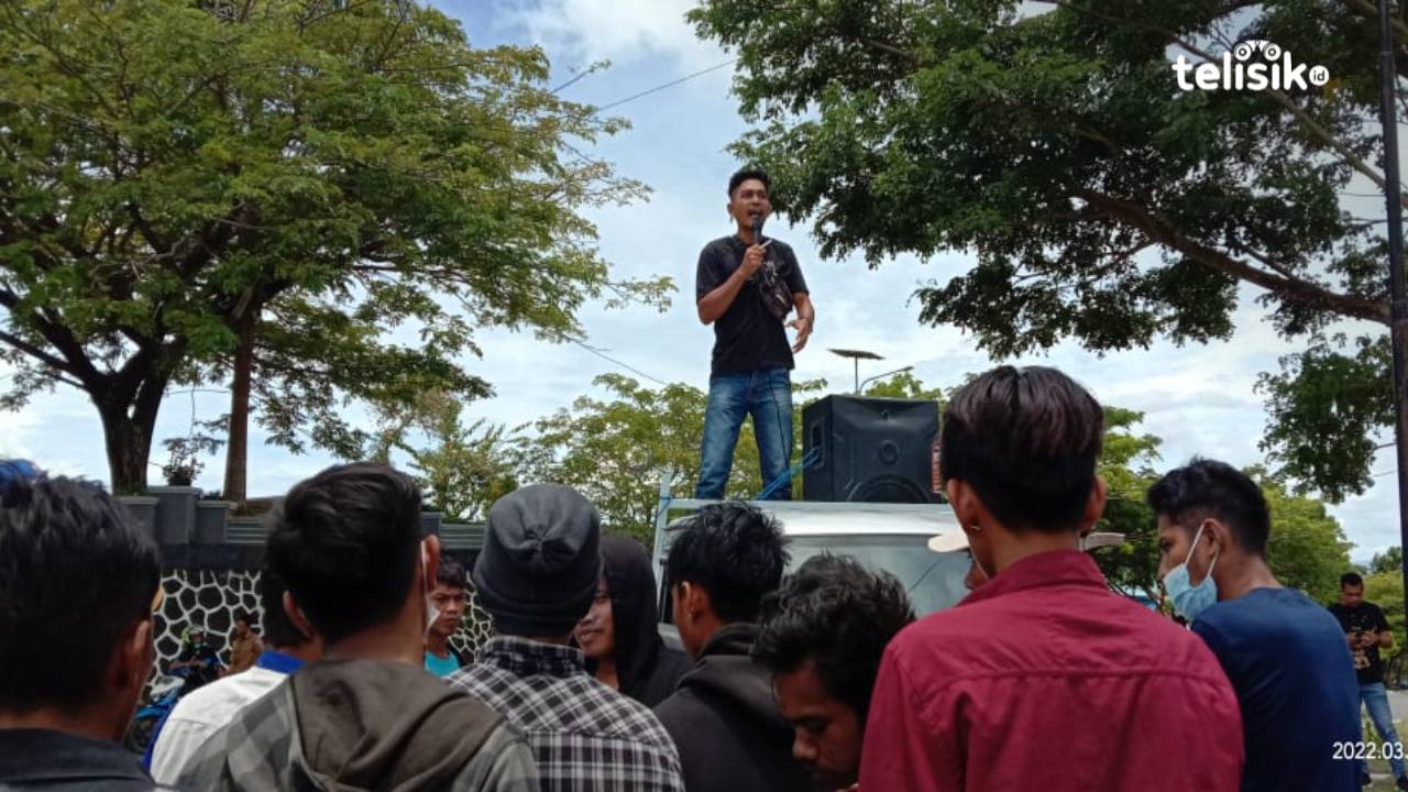 Warga Butur Demo di Kantor Bupati, Tuntut Pembangunan Tower Jaringan Seluler