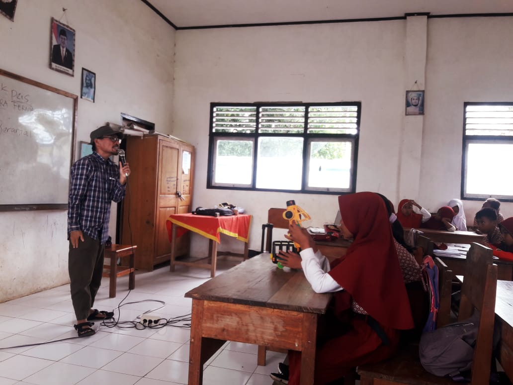Zona Literasi Kenalkan Ragam Profesi ke Siswa SD di Wakatobi