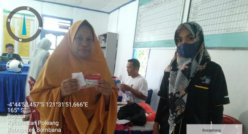 Bantuan Sosial di Wilayah Bombana Mulai Disalurkan Pada Ribuan Penerima
