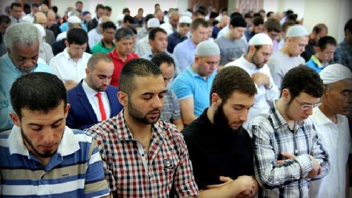 Begini Kondisi Muslim Ukraina saat Bulan Ramadan di Tengah Perang, Saling Berbagi Roti