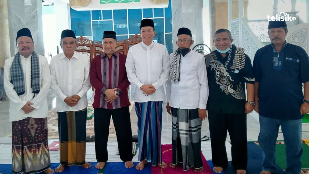 Dakwah Jumat, Ketua DPRD Sultra: Senantiasa Introspeksi Diri