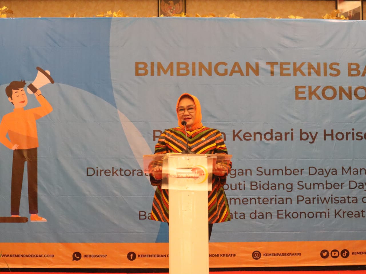 Hari Kartini, Tina Nur Alam Minta Wanita Sulawesi Tenggara Terus Berkreatifitas Tanpa Lupakan Kodrat