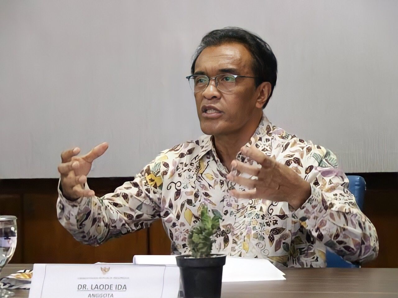 La Ode Ida Tegaskan Maju 01 Pilgub Sultra 2024