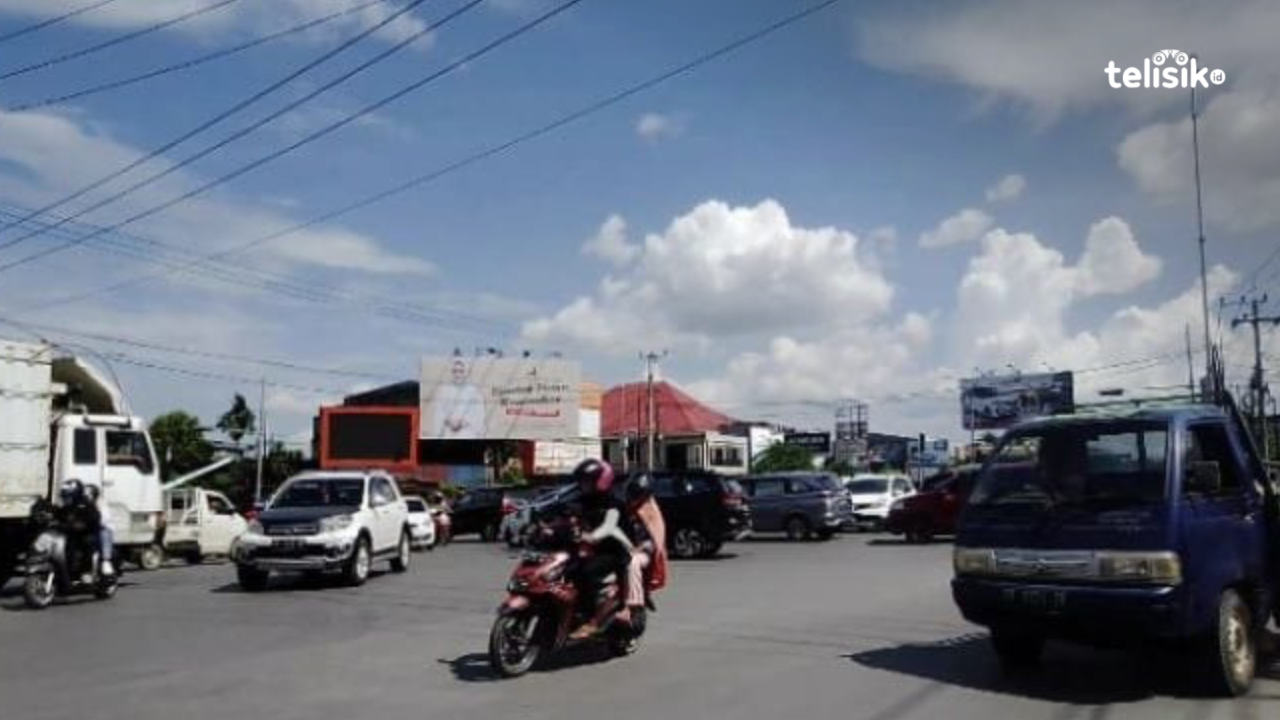 Lalu Lintas Pasar Baru Macet Akibat Lampu Merah Padam