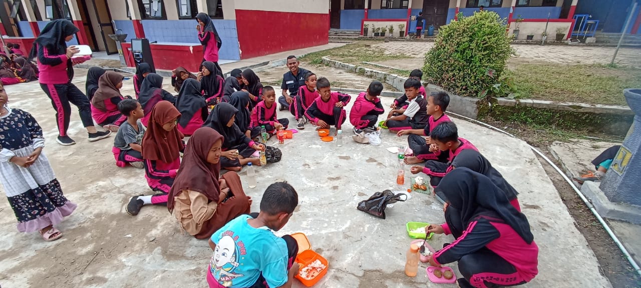 Pemuda Mubar Ini Jadi Relawan Pendidik di Banten