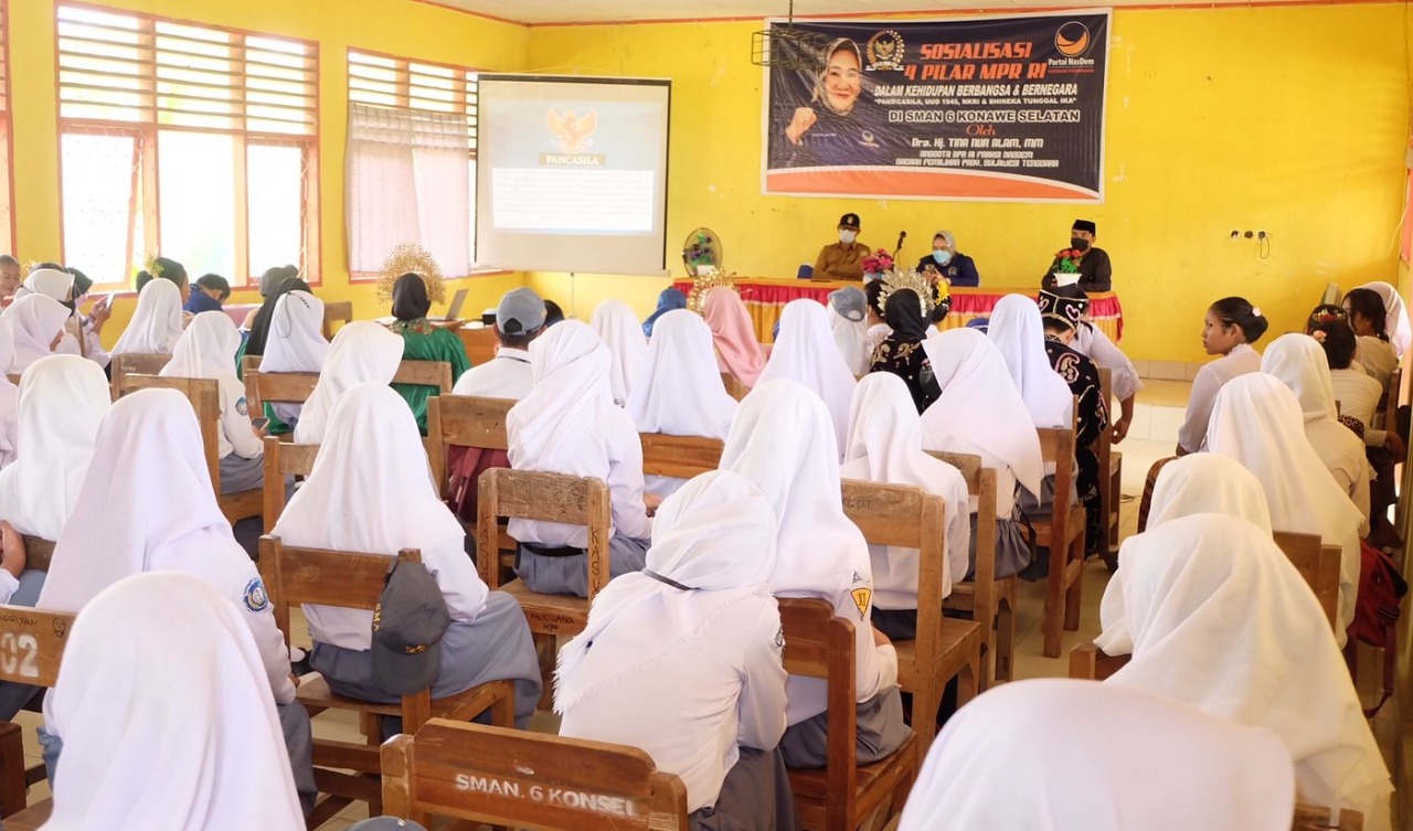 Sasar Generasi Milenial, Tina Nur Alam Sambangi SMAN 6 Konsel