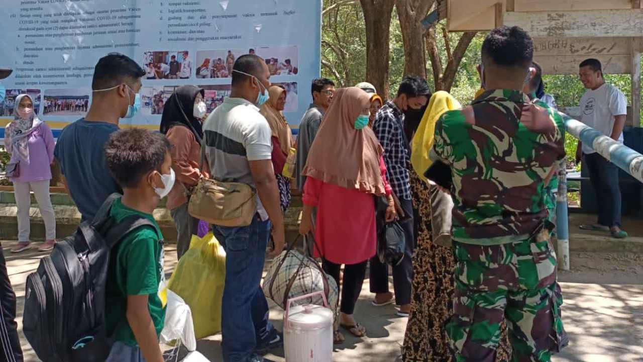 Satgas COVID-19 Butur Razia Sertifikat Vaksin di 2 Pelabuhan