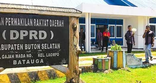 Soal Petisi Dukungan Pj Bupati Busel, DPRD Kecam dan Ancam ASN yang Tandatangan