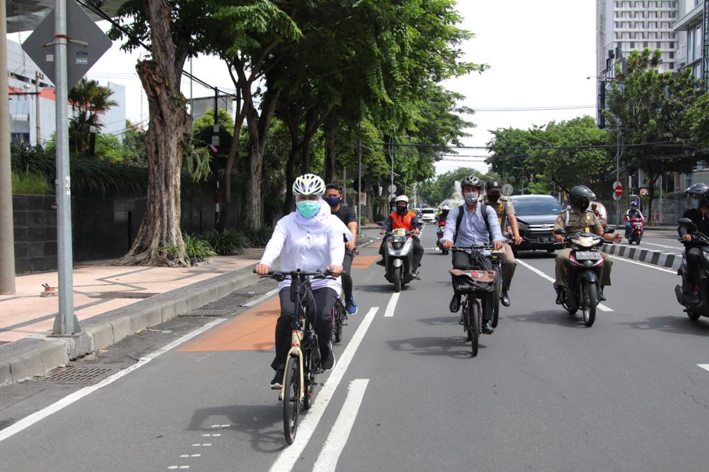 Tetap Bugar dan Sehat Saat Puasa, Ini Tips Ala Gubernur Khofifah