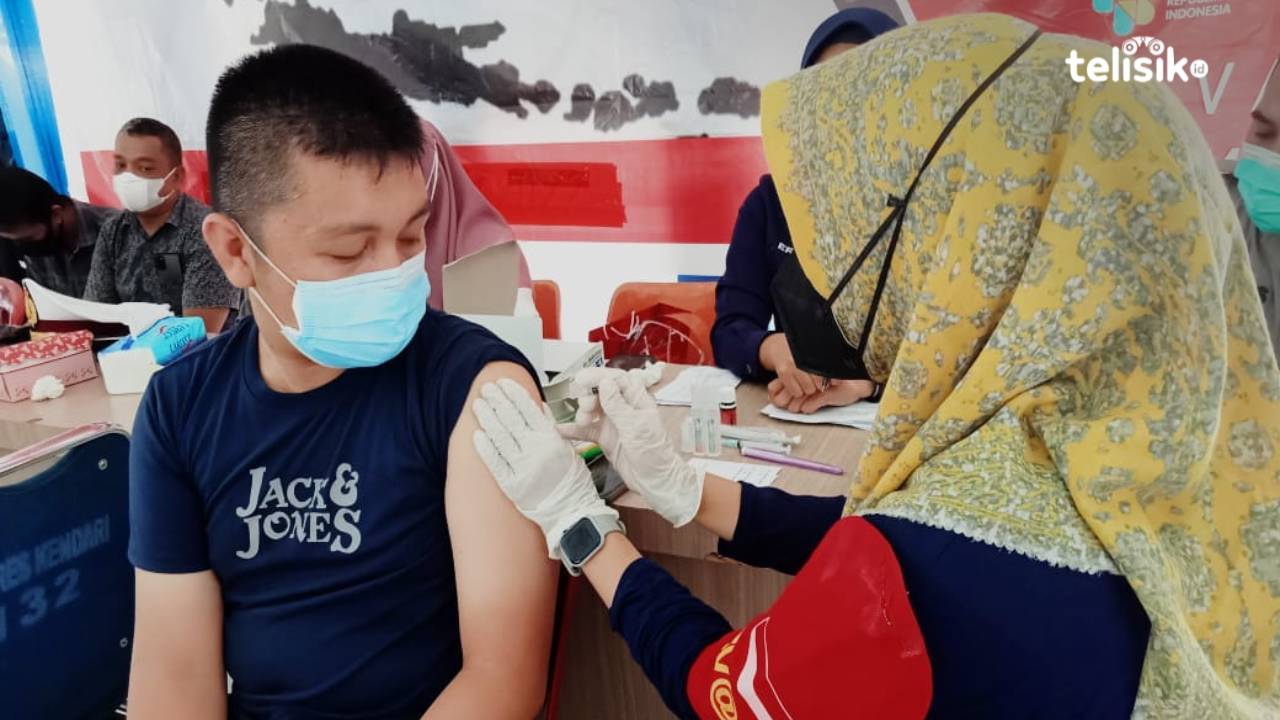 Vaksinasi di Bulan Ramadan Tidak Timbulkan Efek Samping dan Tidak Batalkan Puasa