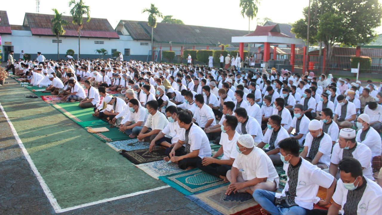 Kemenkumham Sultra Beri RK II Kepada Tujuh Narapidana