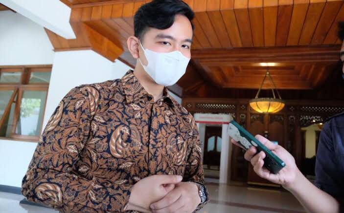 Berbeda dengan Presiden Jokowi, Gibran Akui Tak Mau Buru-Buru Longgarkan Masker