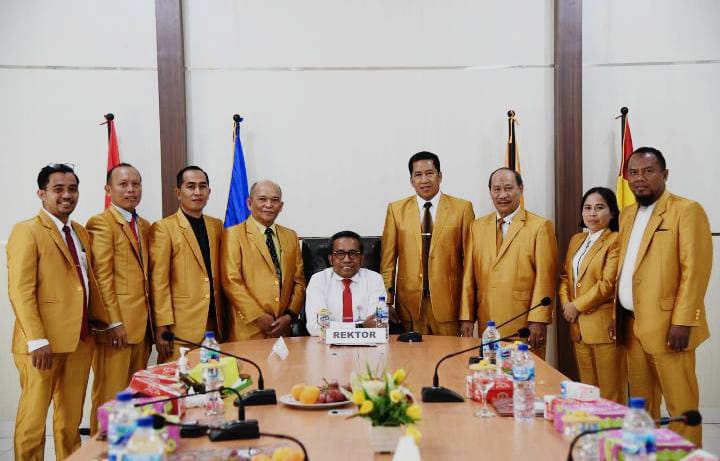 Dekan Fakutas Hukum UHO Kendari Lanjut Periode Kedua, Ini Pesan Rektor
