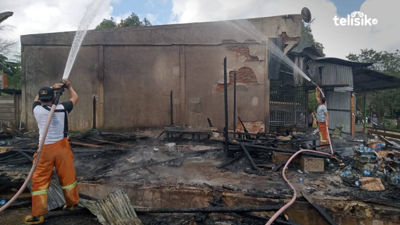 Ditinggal Salat Id, Satu Rumah di Muna Ludes Terbakar