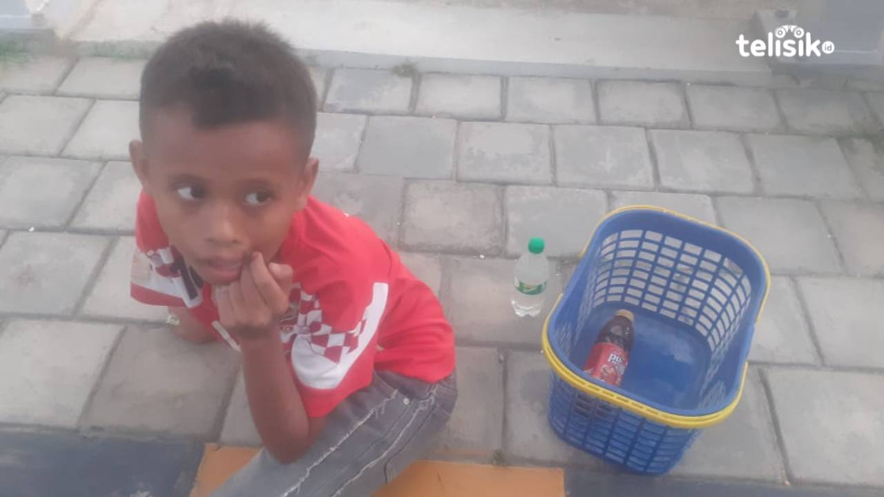 Ingin Beli Handphone untuk Belajar Online, Bocah Ini Rela Jualan Minuman Keliling