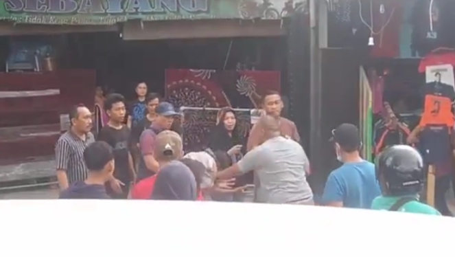 Juru Parkir dan Pria Botak Adu Jotos Viral, Ini Kata Polisi