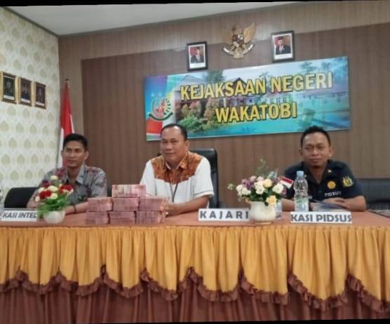Kejari Wakatobi Terima Rp 600 Juta Lebih dari Tangan Koruptor Jalan Sepeda
