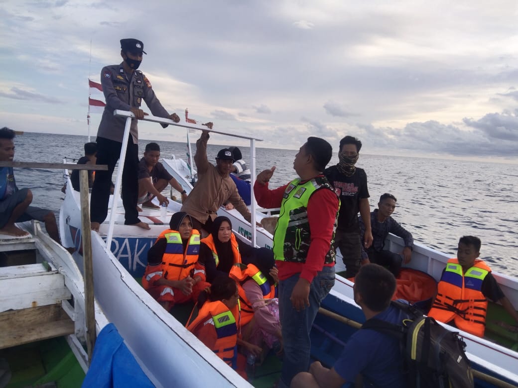 KM Ladang Pertiwi Tenggelam di Selat Makassar, 17 Penumpang Ditemukan