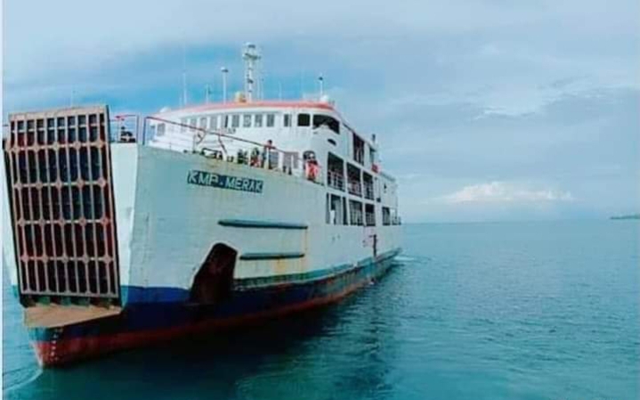 KMP Merak Rute Tobaku-Siwa Tetap Beroperasi di Hari Raya Idul Fitri