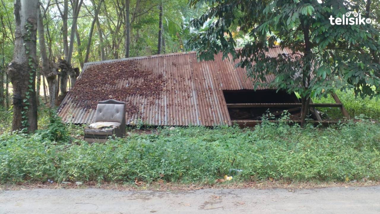 Lapuk dan Tak Terawat, Rumah Bantuan Milik Janda di Reok Ambruk
