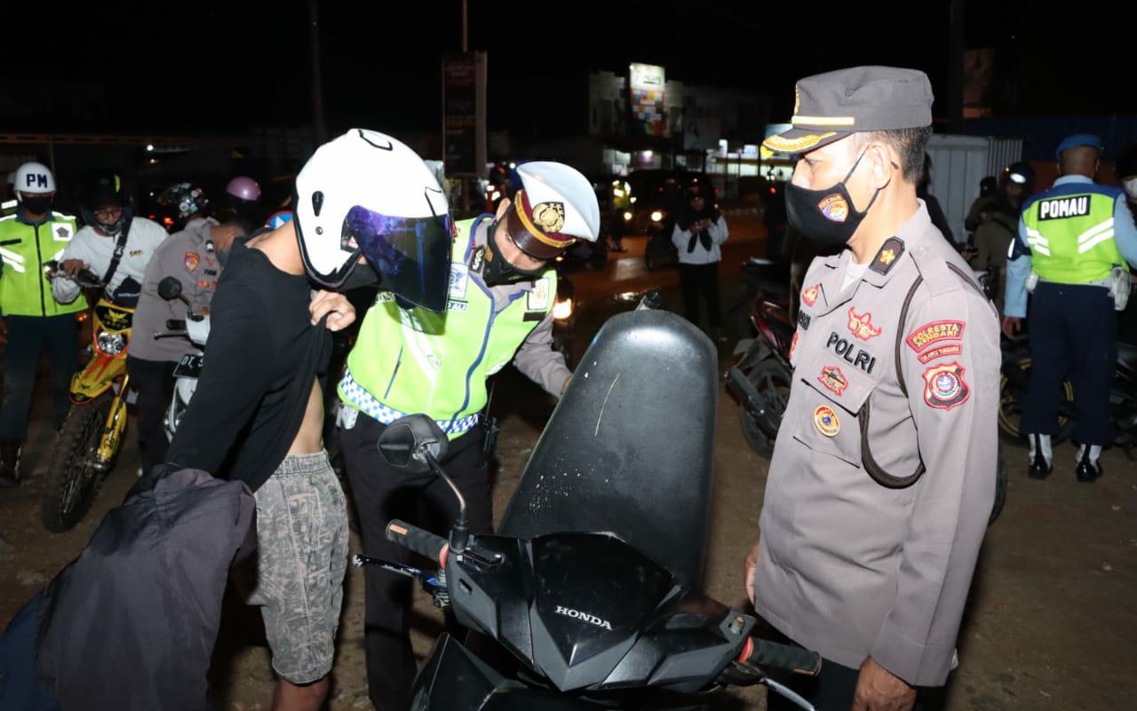 Patroli Gabungan, Polisi Amankan Badik, Sangkur dan Peluru