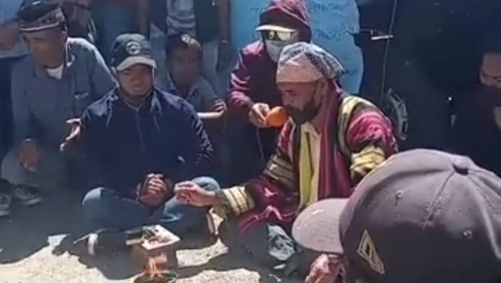 Soal Perbub Tapal Batas, Perangkat Adat Lapandewa Sumpahi Bupati Buton Selatan