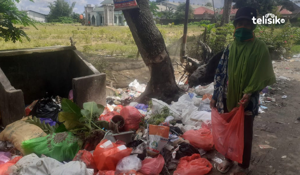Suami Sudah Renta, Ibu Ini Rela Jadi Pemulung di Rantau Demi Sekolah Anak
