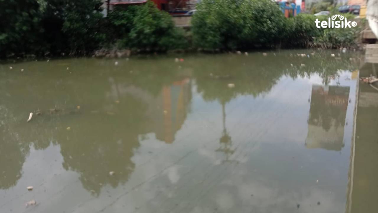 Warga Keluhkan Cemaran Limbah di Sungai Tapak Kuda
