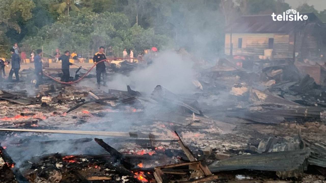 Delapan Rumah Hangus Dilahap Si Jago Merah, 30 Kepala Keluarga Terlantar