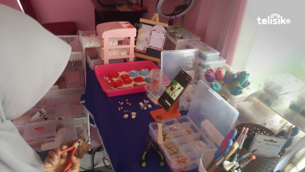 Berawal Hobi, Ibu Rumah Tangga Ini Jadikan Limbah Cangkang Kerang Sumber Penghasilan