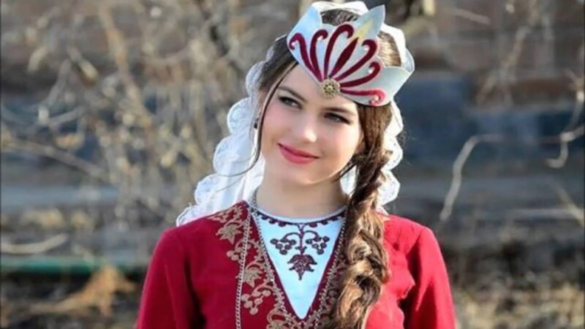 Cantik dan Awet Muda, Wanita Hunza Bisa Melahirkan Usia 65 Tahun, Ternyata Ini Rahasianya