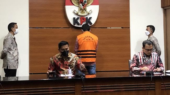 Kasus Korupsi Dana PEN, KPK Jebloskan Adik Bupati Muna ke Penjara
