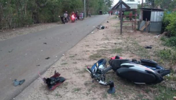 Pengendara Tewas Setelah Bertabrakan Dengan Pick Up, Motor Hancur Berantakan