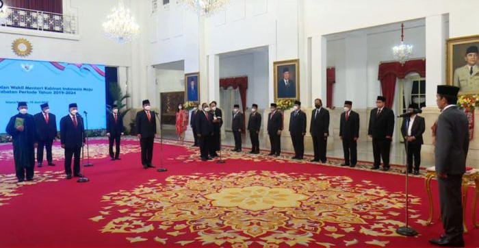 Presiden Jokowi Lantik Dua Menteri dan Tiga Wakil Menteri