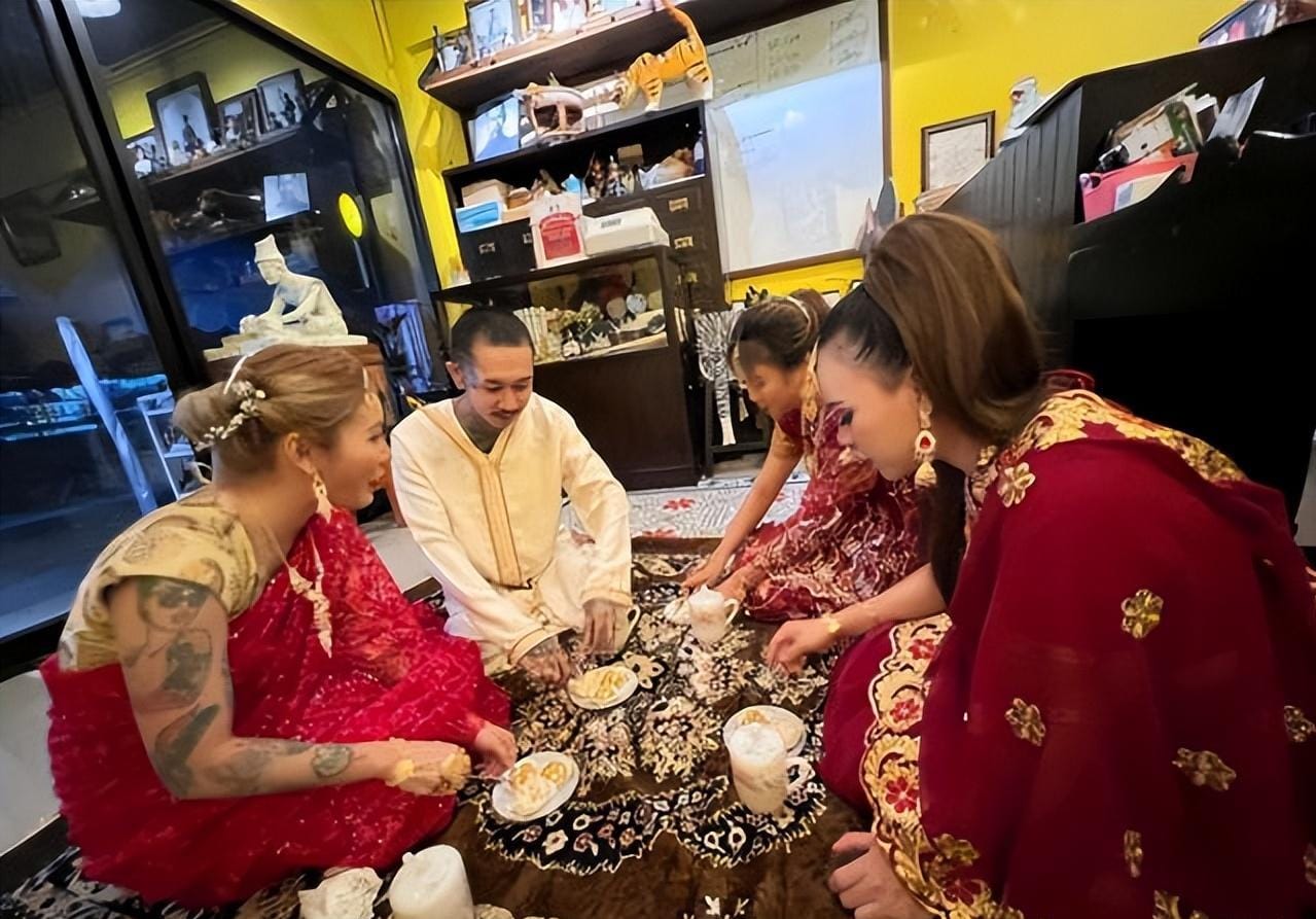 Pria Ini Dilamar oleh 3 Wanita dan Dapat Mahar Rp 42 Juta, Semua Dijadikan Istri